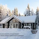 Laehderinne - 2 Bedroom Log Cabin, Private Beach, Wifi & Sauna Сasa de vacaciones Puolanka