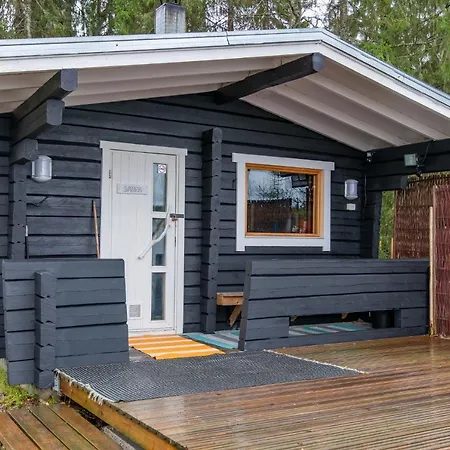 Laehderinne - 2 Bedroom Log Cabin, Private Beach, Wifi & Sauna Dom wakacyjny