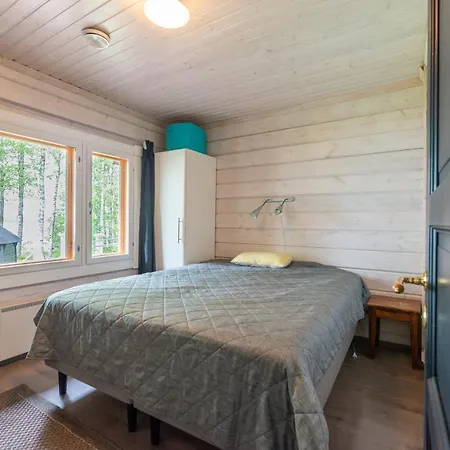 Laehderinne - 2 Bedroom Log Cabin, Private Beach, Wifi & Sauna *