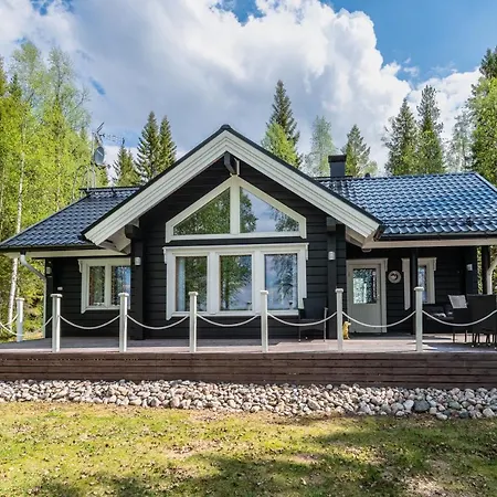 Dom wakacyjny Laehderinne - 2 Bedroom Log Cabin, Private Beach, Wifi & Sauna Puolanka