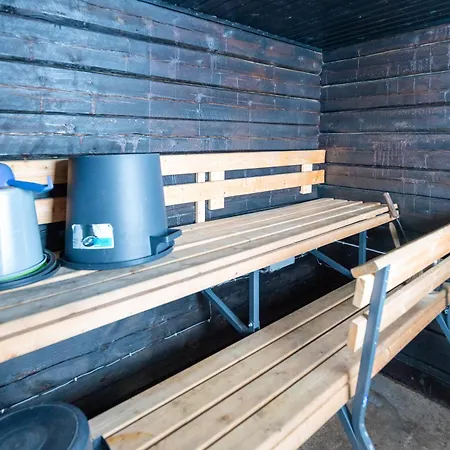 Laehderinne - 2 Bedroom Log Cabin, Private Beach, Wifi & Sauna * Puolanka