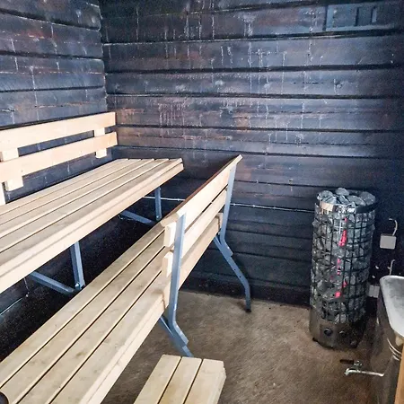 Laehderinne - 2 Bedroom Log Cabin, Private Beach, Wifi & Sauna 別荘