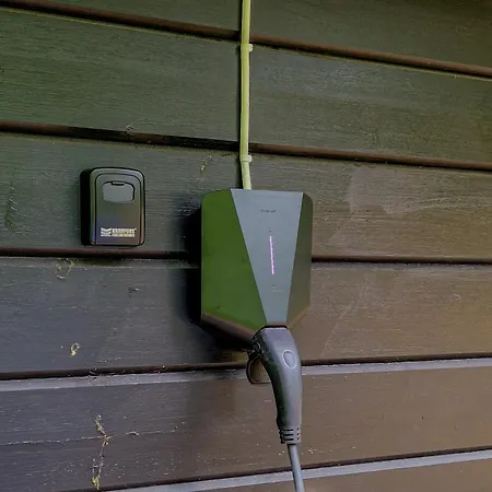 Laehderinne - 2 Bedroom Log Cabin, Private Beach, Wifi & Sauna * Puolanka