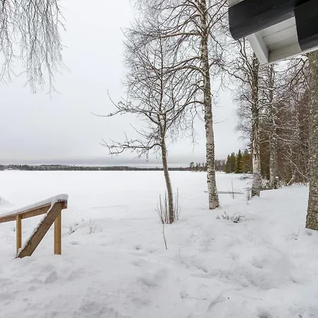 Laehderinne - 2 Bedroom Log Cabin, Private Beach, Wifi & Sauna Puolanka
