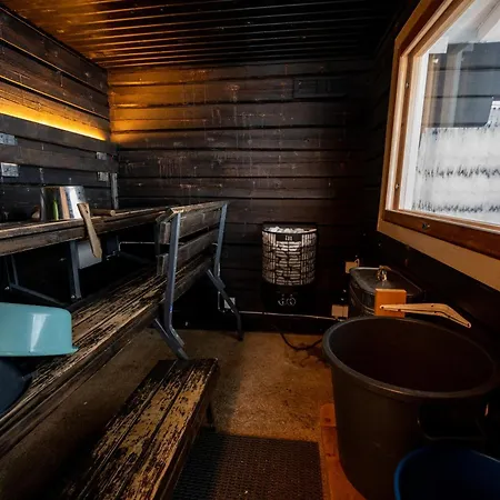 Laehderinne - 2 Bedroom Log Cabin, Private Beach, Wifi & Sauna * Puolanka