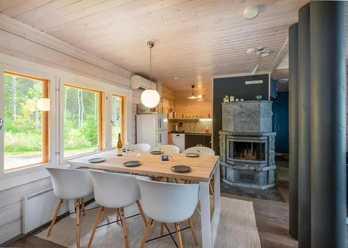 Laehderinne - 2 Bedroom Log Cabin, Private Beach, Wifi & Sauna Casa vacanze *