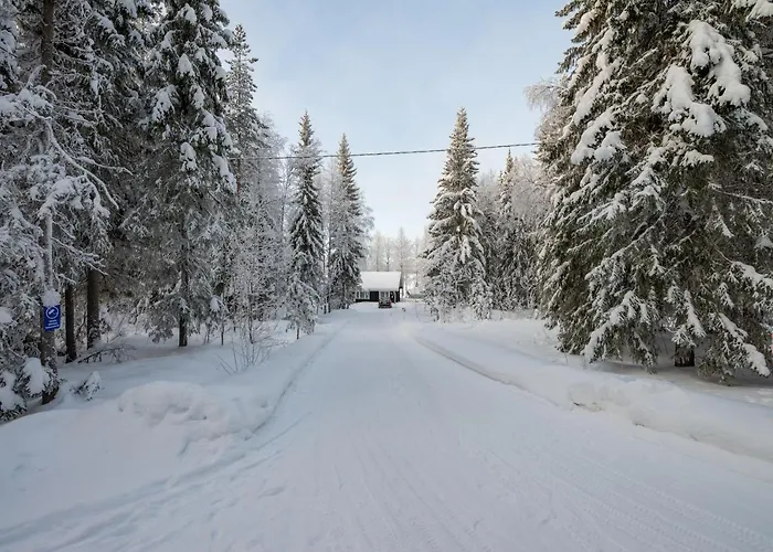 Casa vacanze Laehderinne - 2 Bedroom Log Cabin, Private Beach, Wifi & Sauna Puolanka