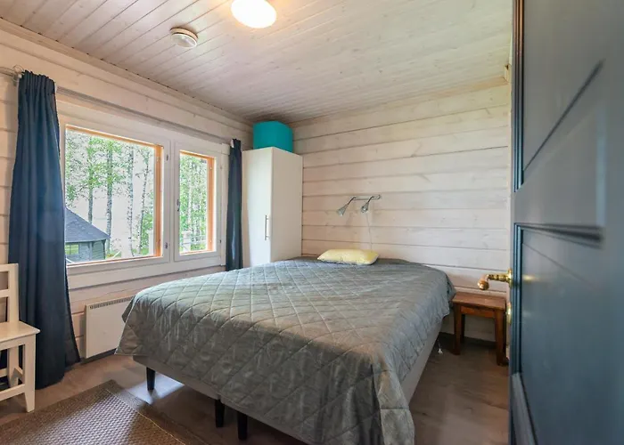 Laehderinne - 2 Bedroom Log Cabin, Private Beach, Wifi & Sauna *