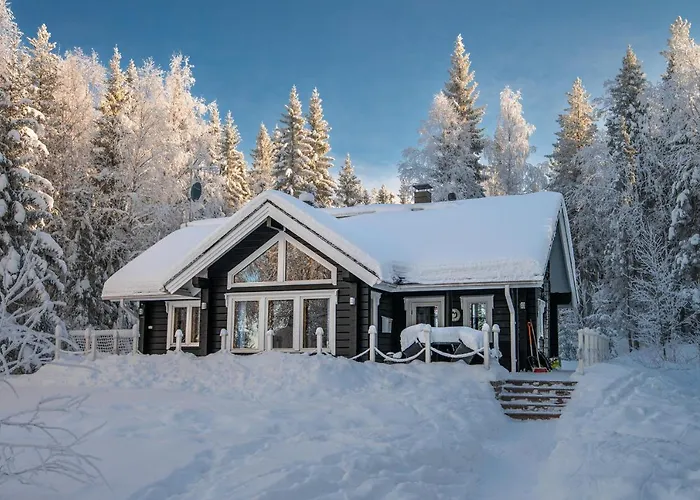 Laehderinne - 2 Bedroom Log Cabin, Private Beach, Wifi & Sauna Puolanka