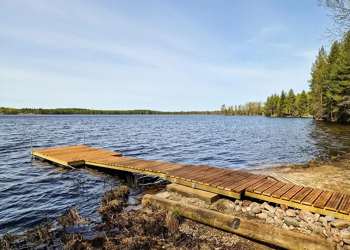Laehderinne - 2 Bedroom Log Cabin, Private Beach, Wifi & Sauna Casa vacanze Puolanka