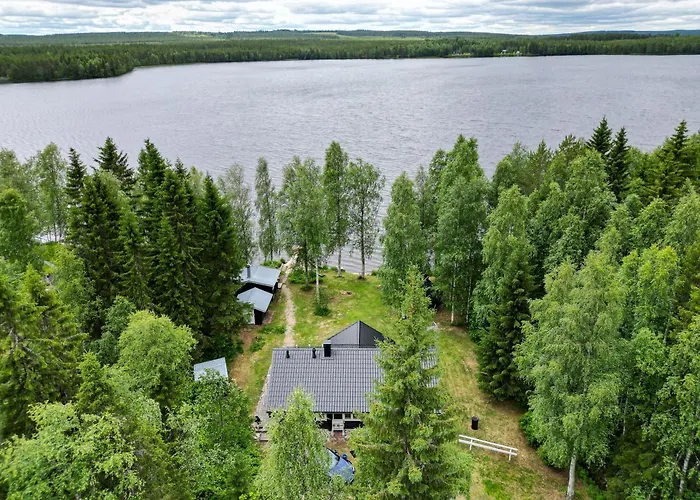 Дом отдыха Laehderinne - 2 Bedroom Log Cabin, Private Beach, Wifi & Sauna