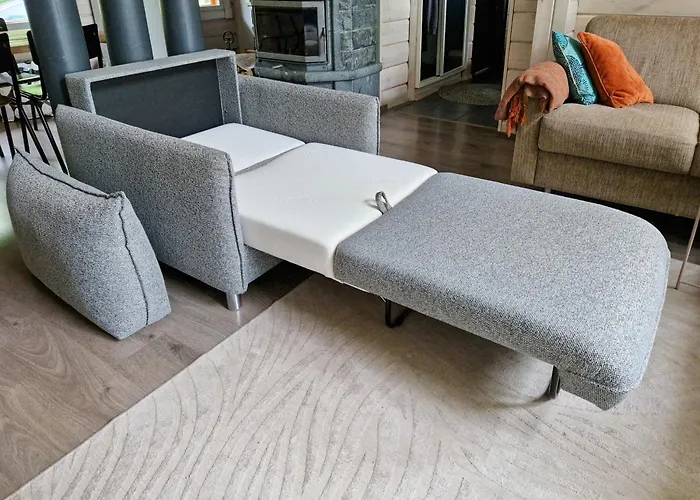 Laehderinne - 2 Bedroom Log Cabin, Private Beach, Wifi & Sauna * Puolanka