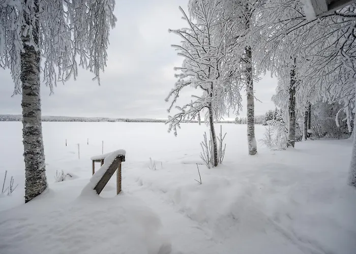 Дом отдыха Laehderinne - 2 Bedroom Log Cabin, Private Beach, Wifi & Sauna Puolanka